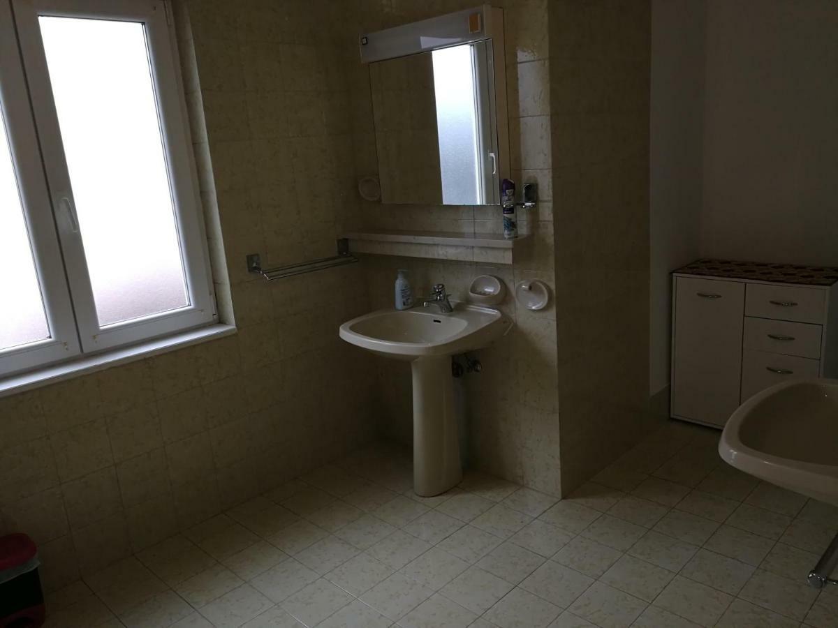 Apartment Violeta 1 Funtana Bagian luar foto